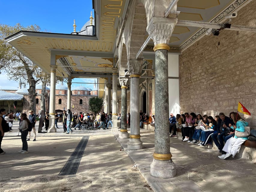 Topkapi Palace and Harem Skip-the-Line-Tickets & Audio Guide - Using the smartphone audio guide