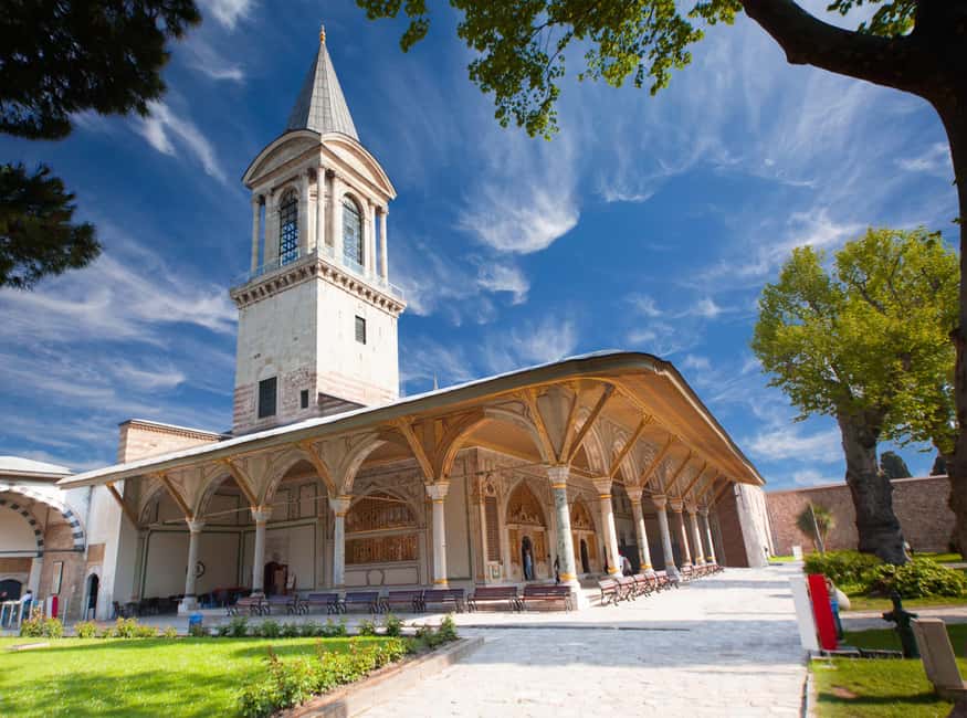 Topkapi Palace Complete Tour: Harem & Hagia Irene Included - Hagia Irene, an early church inside the palace grounds