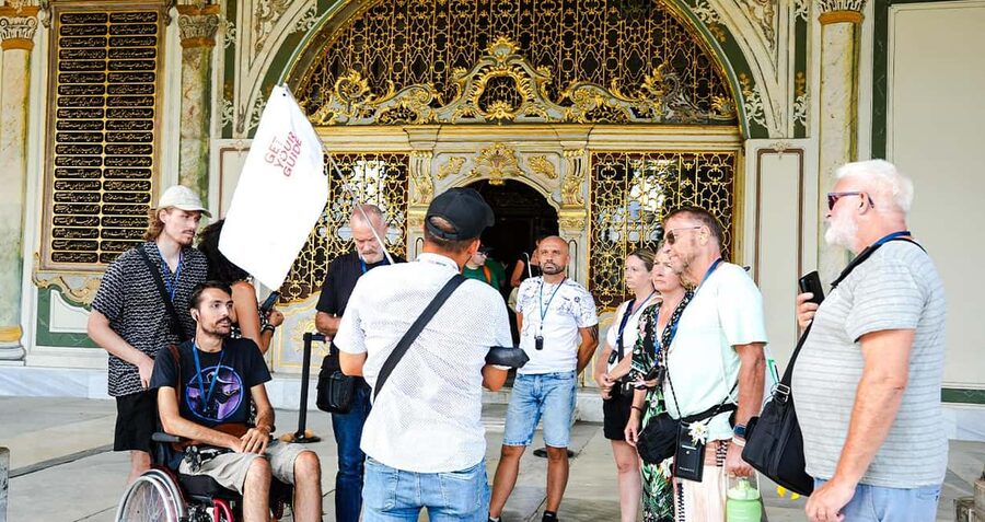 Topkapi Palace & Harem Tour + Bosphorus & Golden Horn Cruise - Topkapi Palace, from imperial court to museum