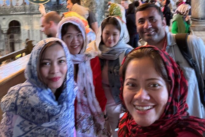 Topkapi Palace tour with Harem,guide is included,ticket is extra - The palace collections: weapons, jewels, and royal display