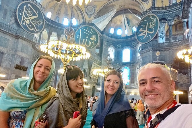 Topkapi Palace with Harem and Blue Mosque Guided Tour - Starting near Foodie-ist Cafe and Brasserie