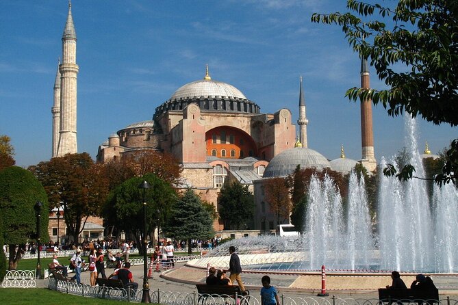 Topkapı Palace with Harem & Blue Mosque Guided Tour - Hagia Sophia and the question of what is actually included