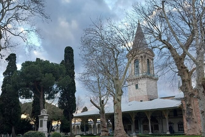 Topkapi Palace with Harem Walking Tour with Guide - How much walking and time to allow