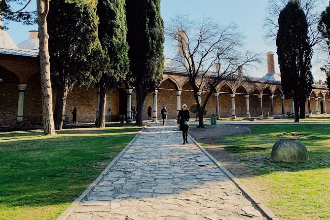 Topkapi Palace with Small Group with Private Tour Option - A short pause in Gulhane Park