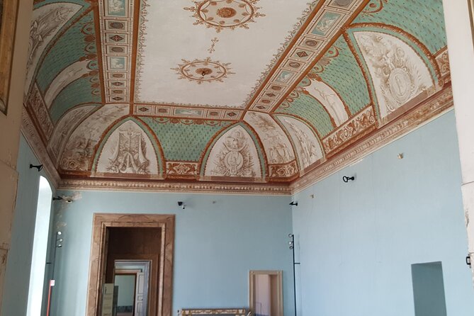 Tour at the Royal Palace of Portici and the Golden Mile - Timing, meeting point, and the end of the tour
