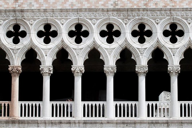 Tour of Venice in Doge's Palace and St Mark's Basilica - Meeting at Campo San Zaccaria