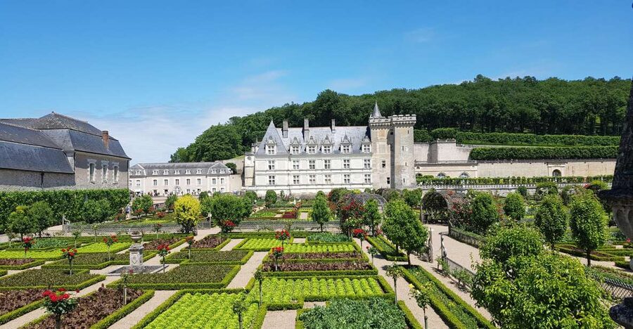 Tours: Chateaux Azay-le-Rideau and Villandry Morning Tour - Should you book the Azay-le-Rideau and Villandry morning tour?