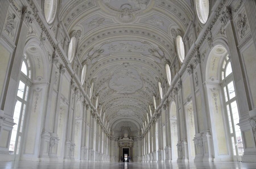 Turin: Palace of Venaria Guided Tour - The Great Gallery shows Baroque ambition