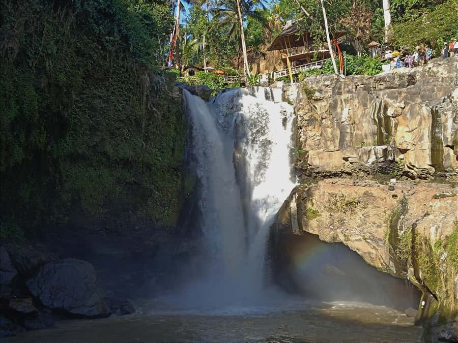 Ubud: Heaven Gate Lempuyang, Water Palace & Waterfall Tour - Lunch and the changing order of the day