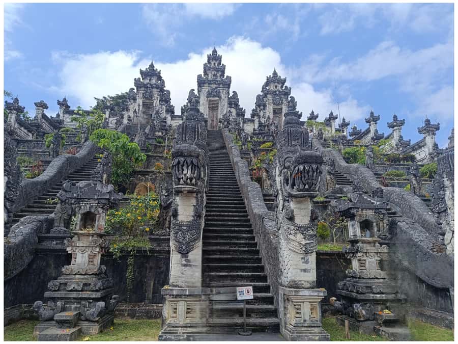 Ubud: Heaven Gate Lempuyang, Water Palace & Waterfall Tour - Lempuyang Temple and the Heaven Gate