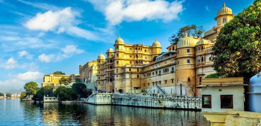 Udaipur: City Palace Museum Tour and Lake Pichola Boat Tour - Key points to know before booking