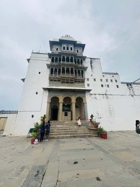 Udaipur: Sajjangarh Monsoon Palace Day Trip with Tickets - What $26 Includes, and What It Does Not