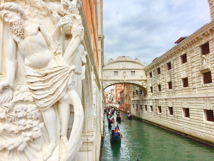 Venice: Basilica and Doge's Palace Tour with Gondola Ride - Two hours to eat, wander, or visit the Correr Museum