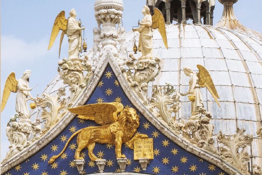 Venice: Doge's Palace and Basilica Tour with Gondola Ride - St. Mark’s Basilica and its glittering interior