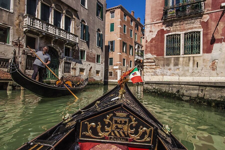 Venice: Doge's Palace and Basilica Tour with Gondola Ride - Should you book this experience?