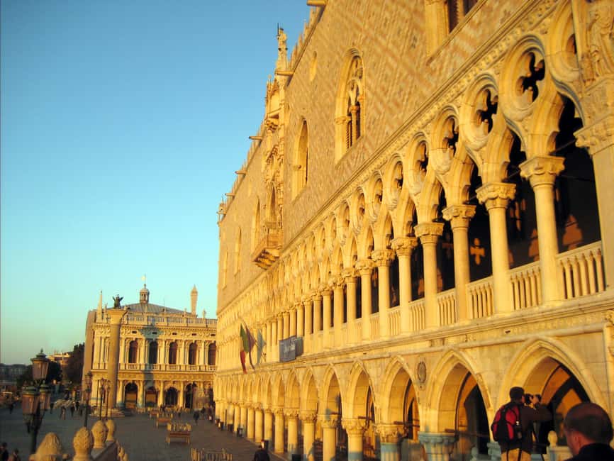 Venice: Doge's Palace and St. Mark's Basilica Guided Tour - Casanova, Cells, and the Bridge of Sighs