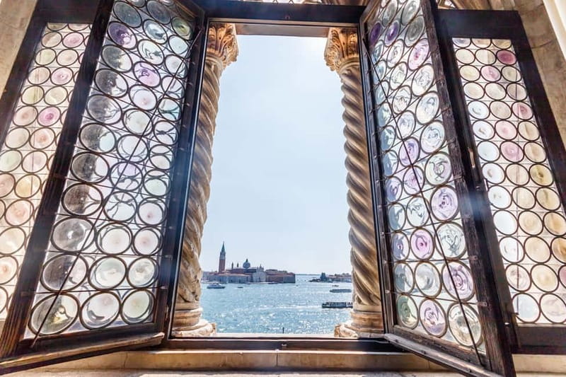Venice: Doge's Palace and St Mark's Basilica Walking Tour - St. Mark’s Basilica and its glowing interior