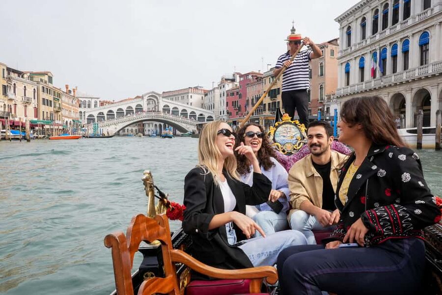 Venice: Doge's Palace and St Mark's Tour with Gondola Ride - Piazza San Marco and the Campanile