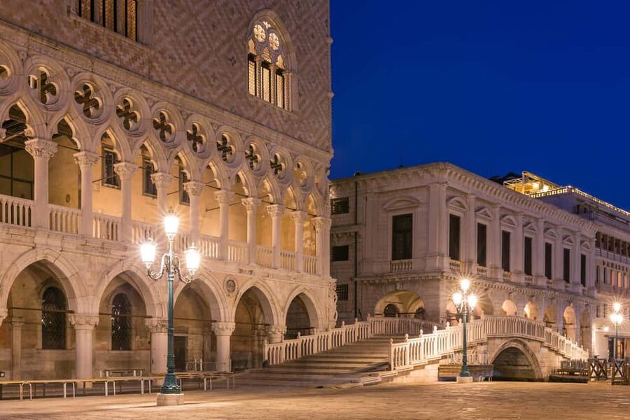 Venice: Doge's Palace, Bridge of Sighs, Prisons, Correr & Audio Guide - The palace route: power, ceremony, and astonishing ceilings