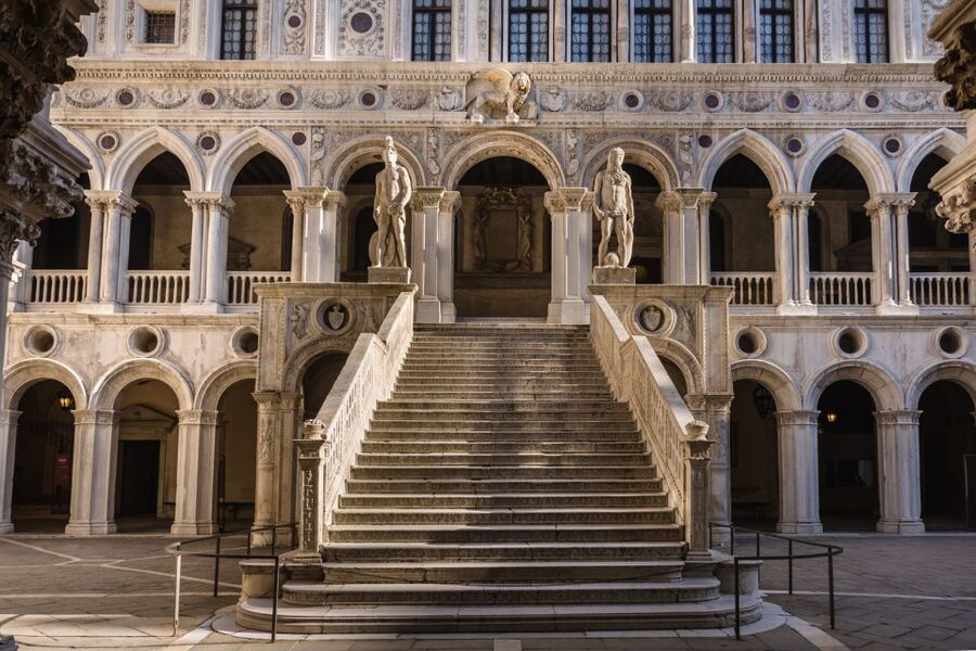 Venice: Doge's Palace, Bridge of Sighs & Prisons Guided Tour - Crossing the Bridge of Sighs
