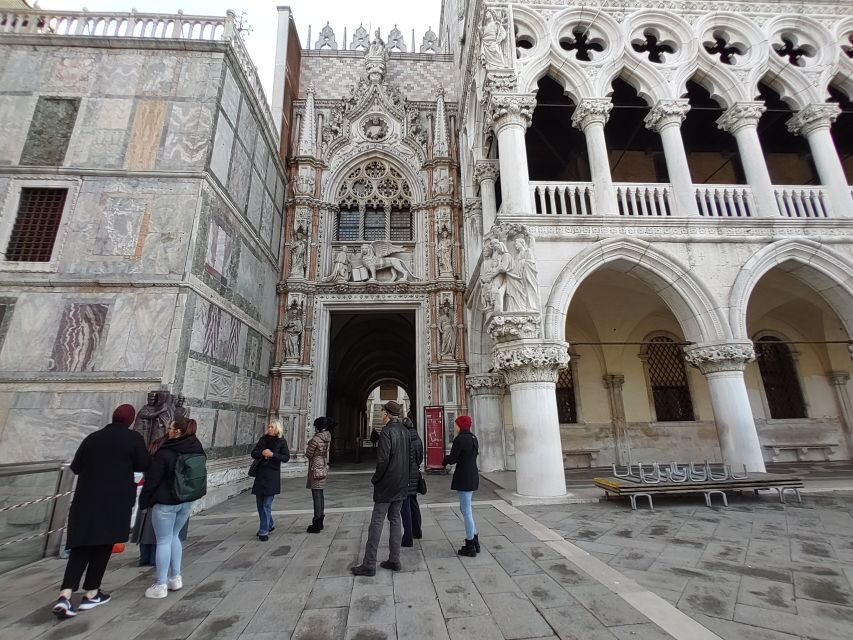 Venice: Doge's Palace Guided Tour with Optional Gondola Ride - The Bridge of Sighs and the New Prison