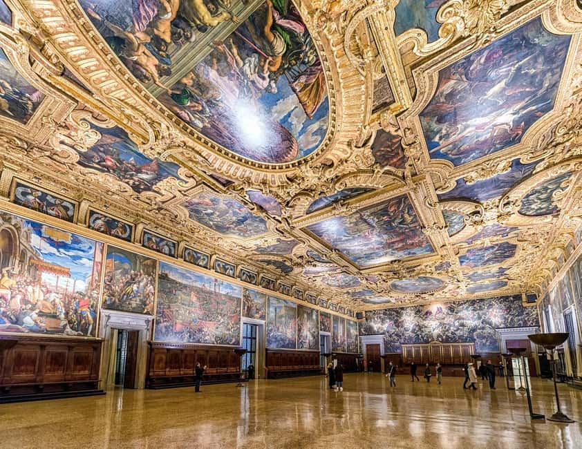 Venice: Doge's Palace Guided Tour with Optional Gondola Ride - How the guides shape the experience