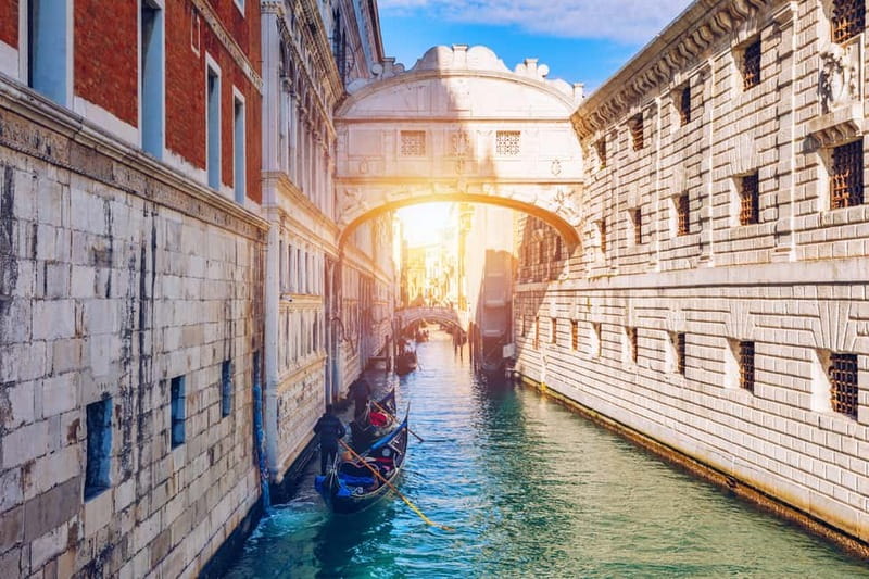 Venice Doge's Palace & Prisons Tour - First look at the Gothic exterior