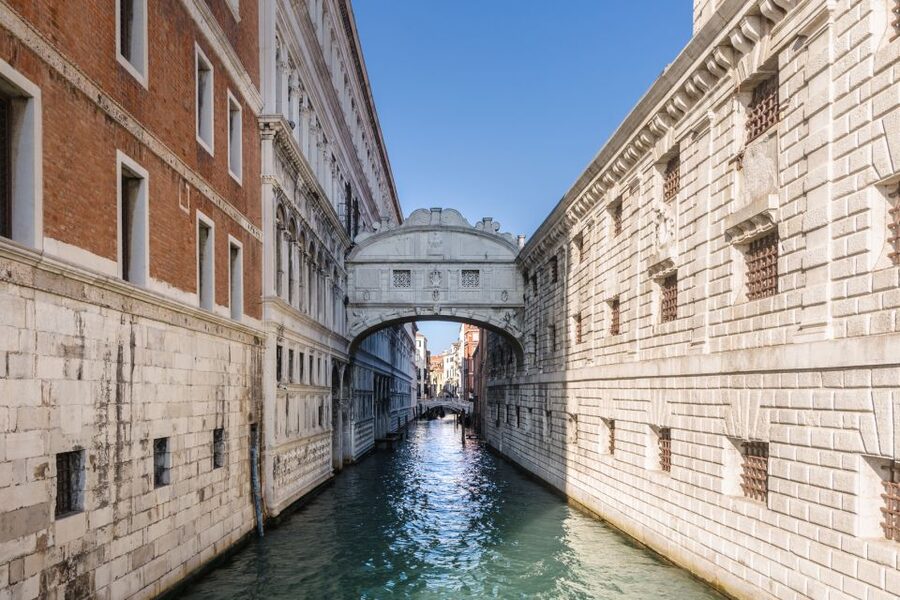 Venice: Doge's Palace Skip-the-Line Ticket with Guidebook - The ticket pickup is the weak link