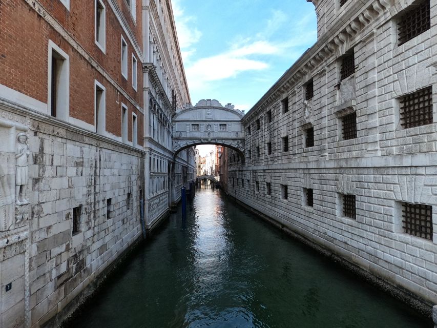 Venice: Doge's Palace & St. Mark's Basilica Tour - Entering the Doge’s Palace