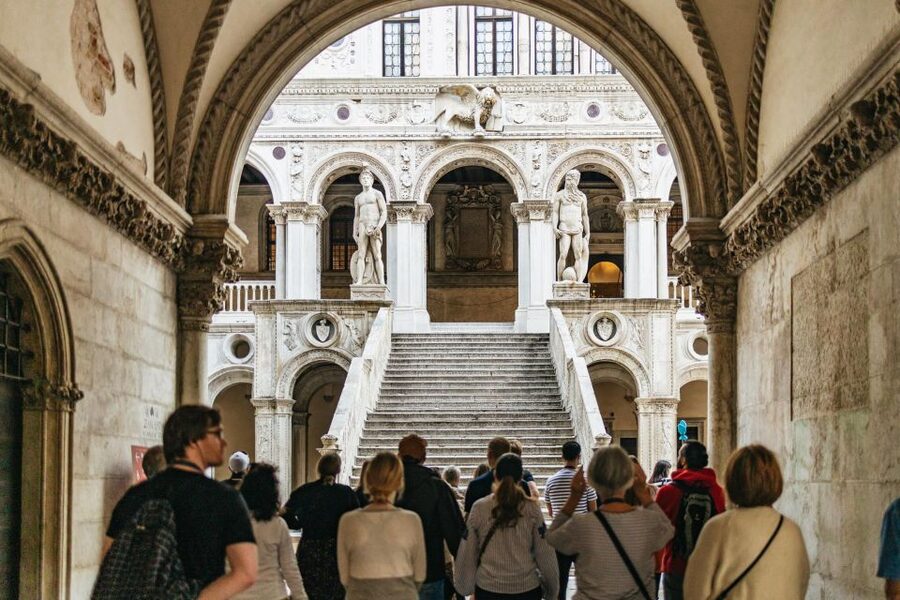 Venice: Private Entry Doge Palace & St. Mark Terraces Tour - The Bridge of Sighs and the prison route