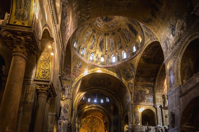 Venice's Best: Basilica, Doge's Palace, Gondola & History Gallery - The virtual reality history gallery