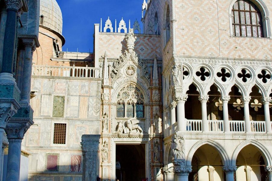 Venice: Skip-the-Line Doge’s Palace & Basilica Walking Tour - What to bring, and what to leave behind
