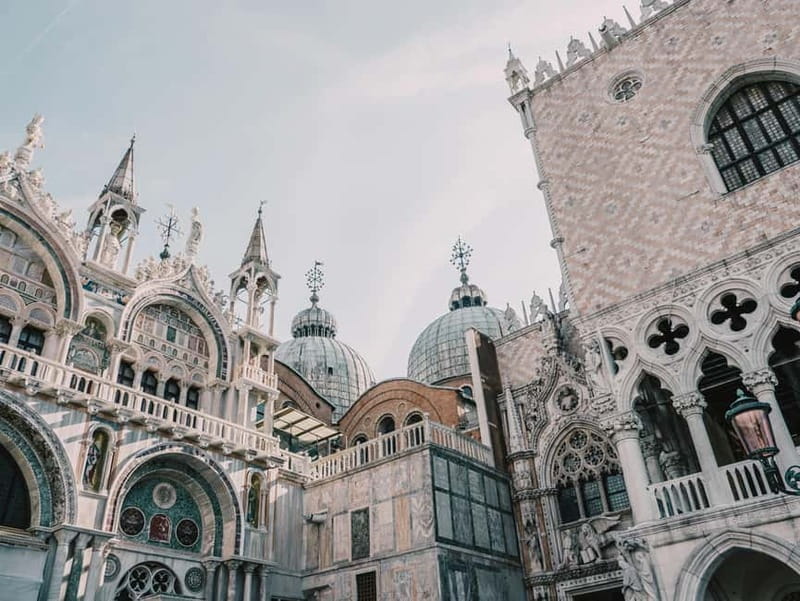 Venice: St. Mark's Basilica, Doge's Palace & Bridge of Sighs - St. Mark’s Basilica and its golden interior