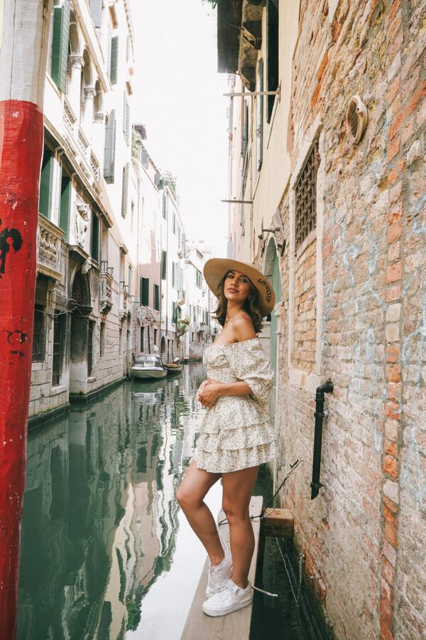 Venice: St. Mark's Basilica & Doge's Palace Tour with Ticket - St. Mark’s Square: a quick lesson outside