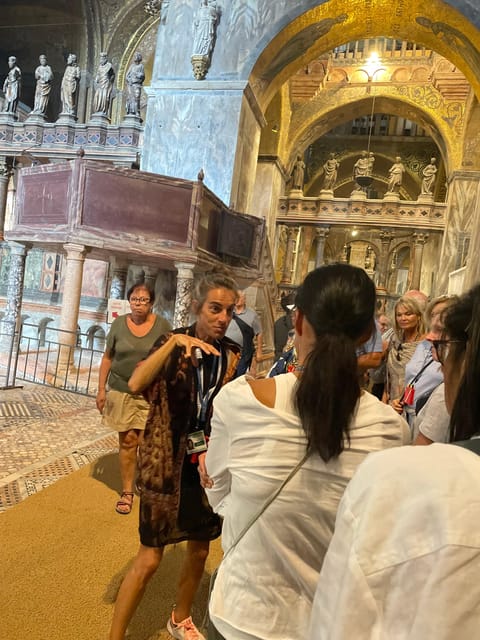 Venice: St. Mark's Basilica & Doge's Palace Tour with Ticket - Meeting the guide beneath the winged lion