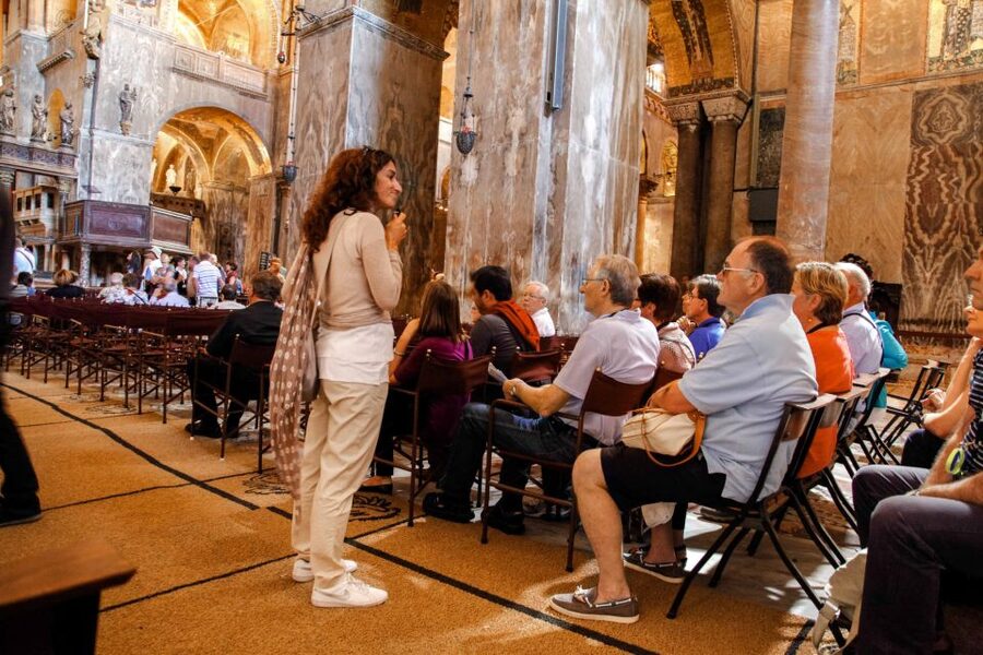 Venice: Walking tour, Doge Palace, & St. Mark's Basilica - Guides, language, and group size
