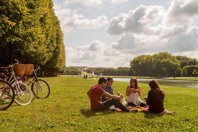 Versailles Bike Tour with Market, Gardens & Guided Palace Tour - The palace forecourt sets the scene