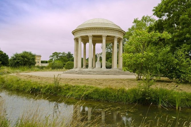 Versailles Full Tour: Palace, Gardens & Marie-Antoinette’s Estate - Sunday fountain shows and the Grand Canal