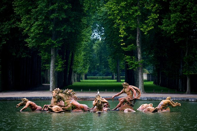 Versailles Palace and Gardens Half Day Guided Tour from Paris - Entering the palace with reserved admission