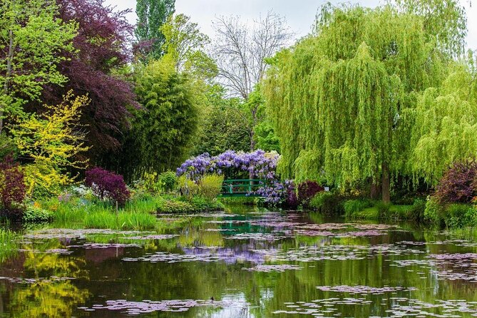 Versailles Palace and Giverny Monet House Visit with Lunch - Key points at a glance