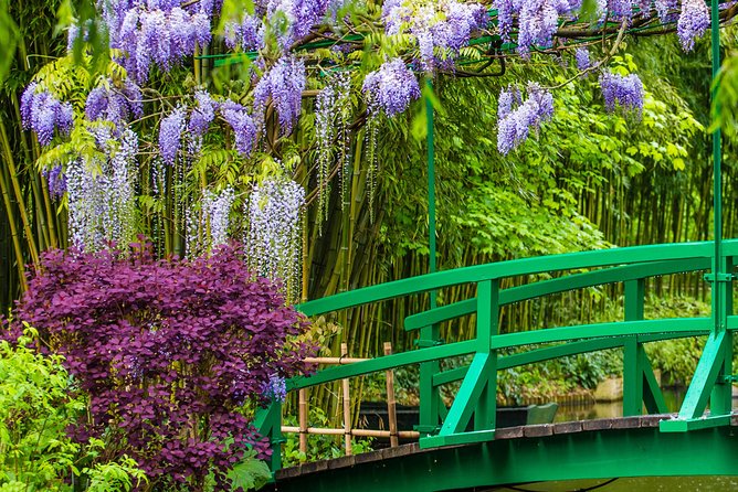 Versailles Palace and Giverny Monet House Visit with Lunch - Lunch at the Moulin de Fourges