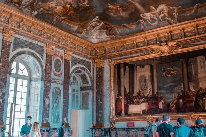 Versailles Palace & Gardens Guided Tour - Musical fountains and the best day to go
