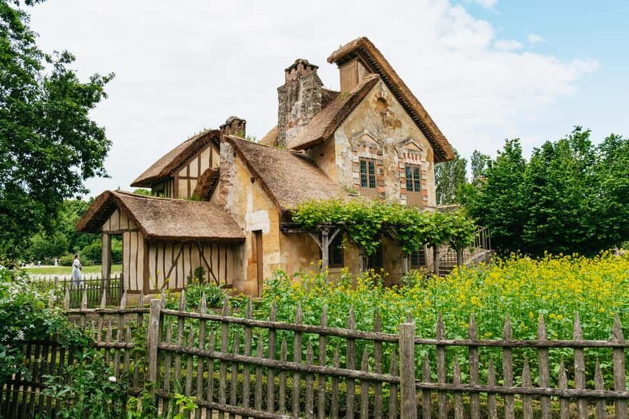 Versailles: Palace, Gardens & Queen’s Estate Guided Tour - Why this seven-hour route makes sense