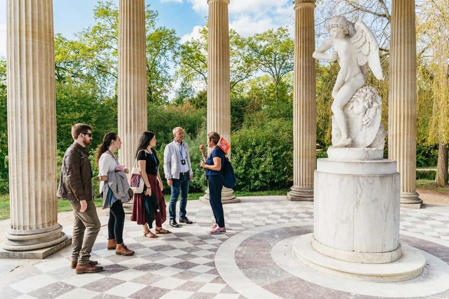Versailles: Palace, Gardens & Queen’s Estate Guided Tour - Getting from Paris to the meeting point