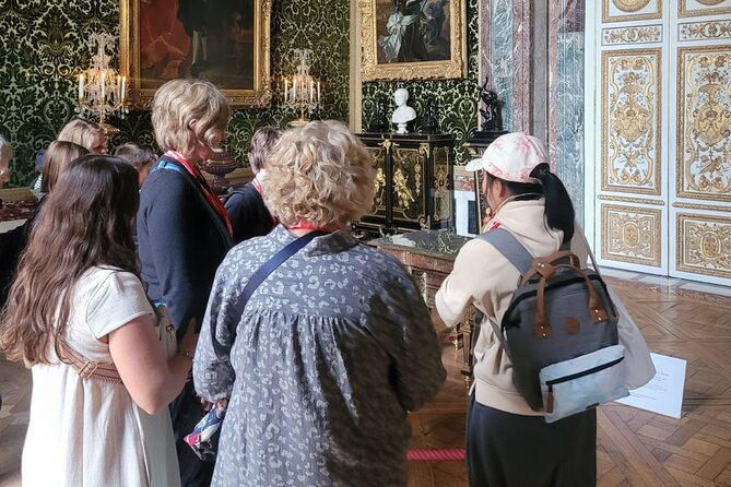 Versailles Palace Guided Tour with Gardens Access - Walking, crowds, and practical comfort