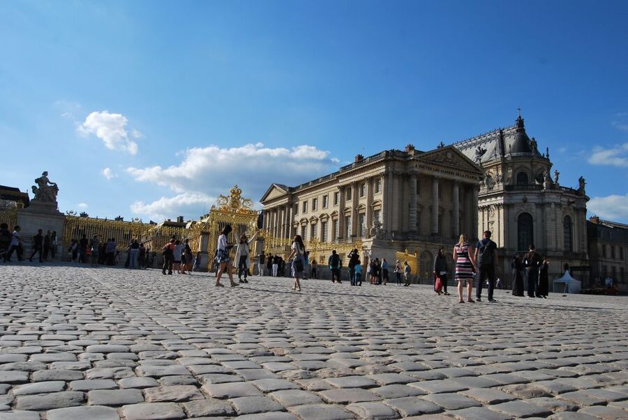 Versailles: Palace Guided Tour with Skip-the-Line Ticket - Key points to know before booking