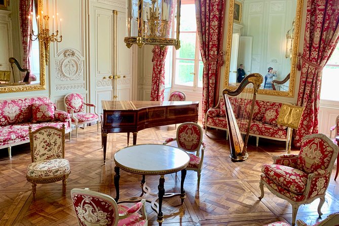 Versailles Palace & Marie-Antoinette's Estate Full Day Private Tour from Paris - The Hall of Mirrors and royal spectacle