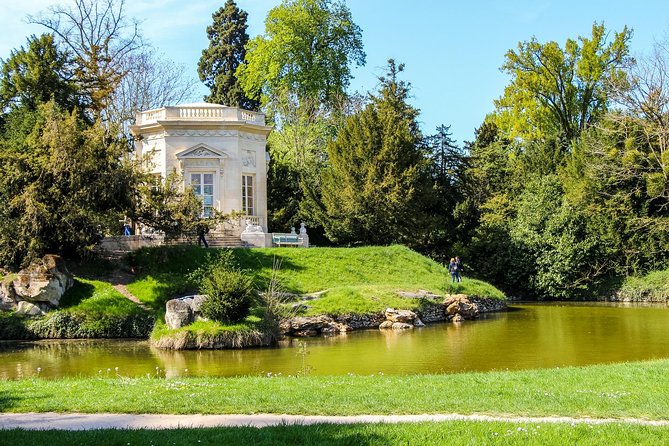 Versailles Palace & Marie-Antoinette's Estate Full Day Private Tour from Paris - Lunch at La Flotille, with the bill separate