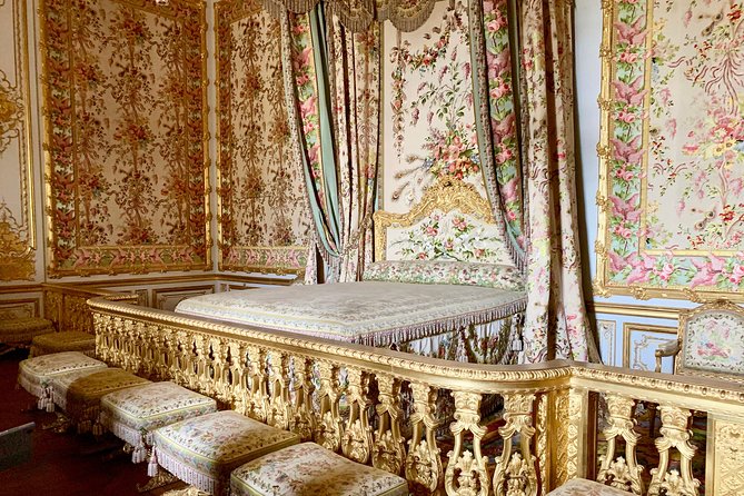 Versailles Palace & Marie-Antoinette's Estate Full Day Private Tour from Paris - Entering the Palace of Versailles
