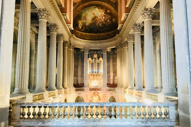 Versailles Palace Private Tailored Guided Tour With Hotel Pickup - What the guides add to the visit